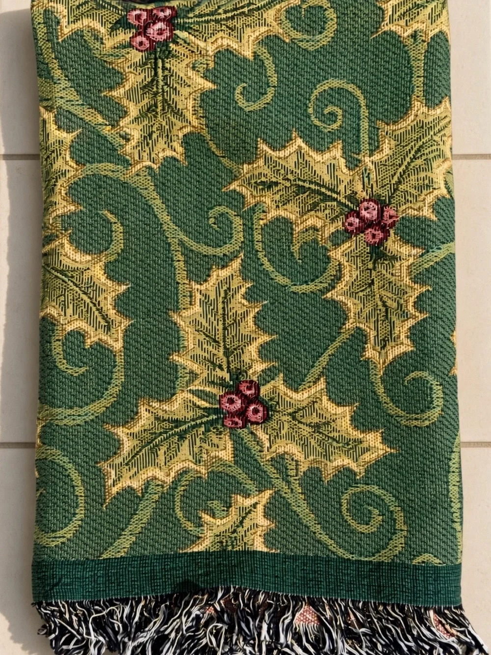 Woven Tapestry Christmas Holly Leaves Blanket 62x52” Metallic Sparkle Fringed